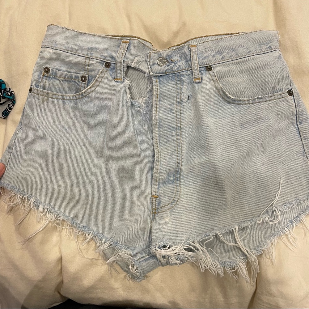 LEVIS 501 DISTRESS SHORTS - Picture 3 of 6